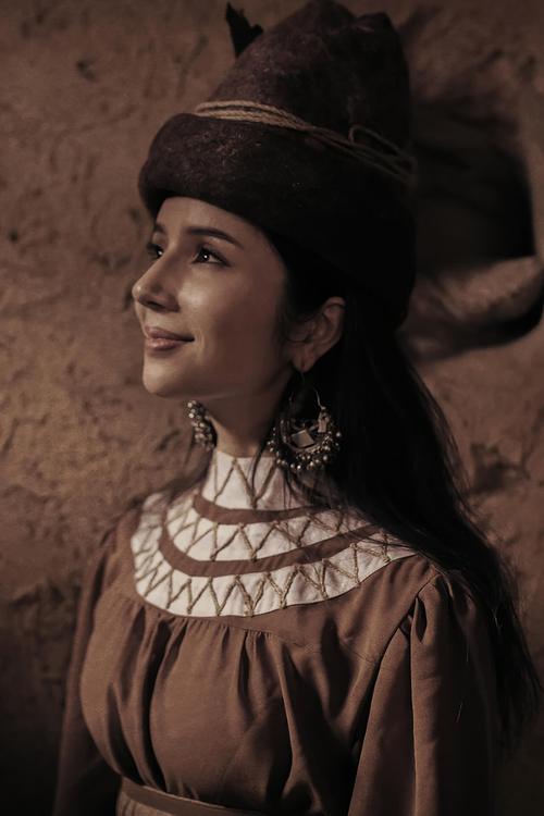 阿瓦尔古丽是啥意思?揭秘新疆女孩名字的秘密