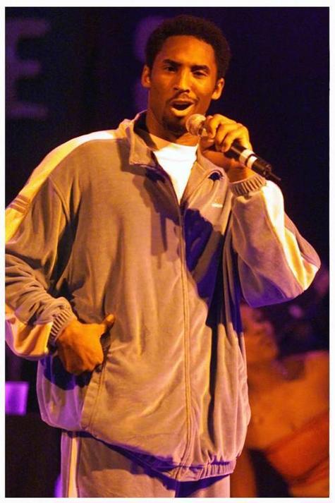 想知道科比10岁多高吗?他的身高告诉你答案