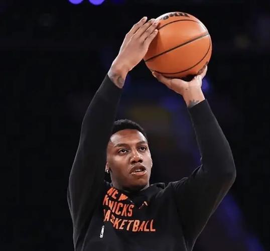 身高1米98的海耶斯，为什么能成为NBA中锋？