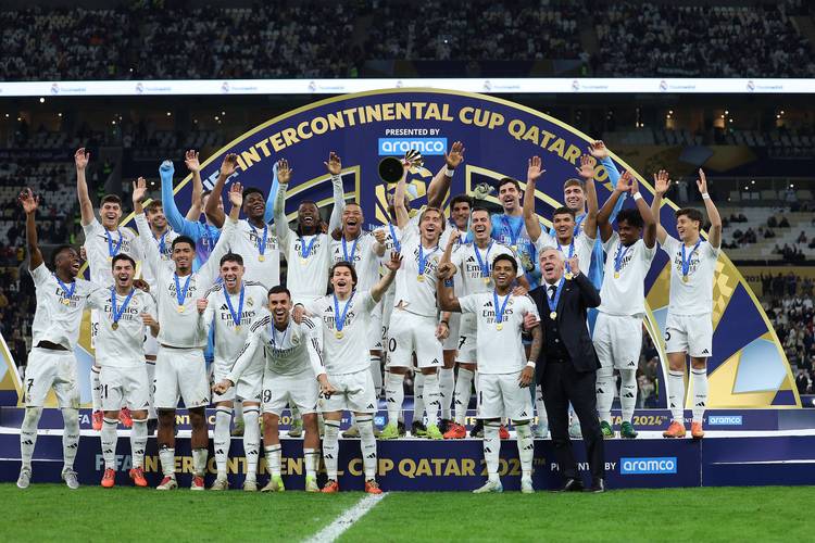 阿拉巴皇马之旅：从拜仁到伯纳乌的华丽转身！