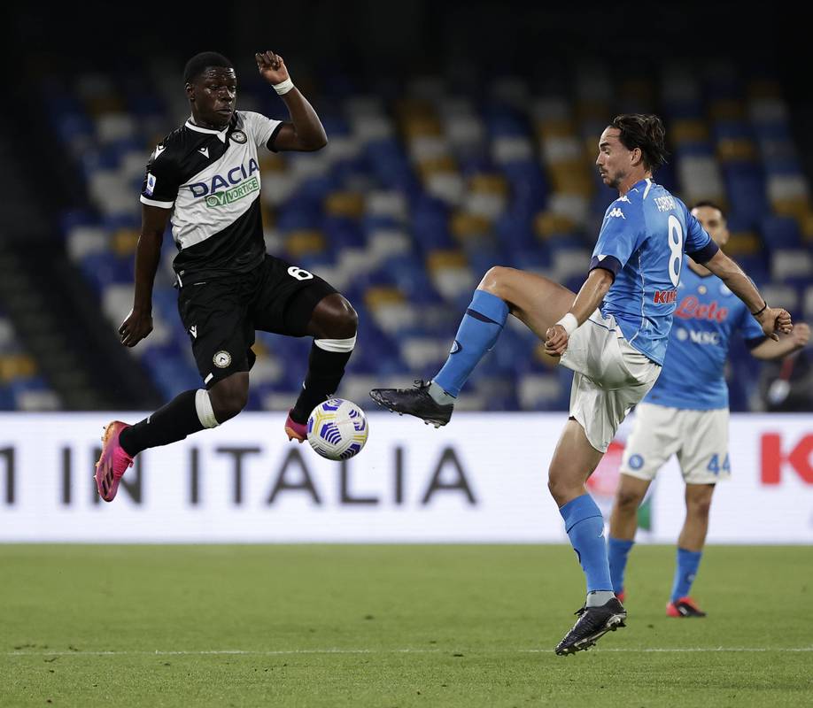 那不勒斯与乌迪内斯较量:回顾比赛过程,预测未来走势