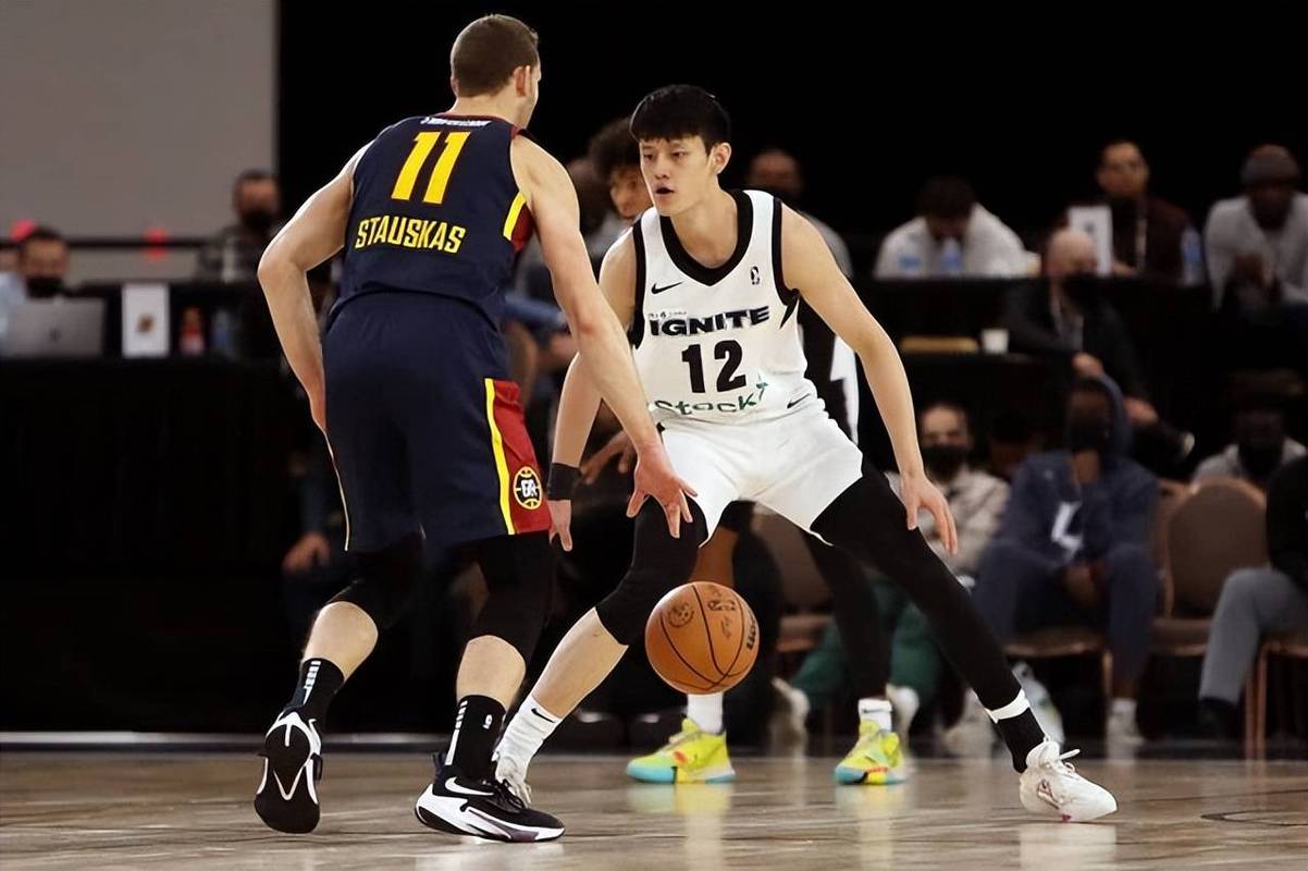 曾凡博的身高是多少厘米？深度分析他的篮球实力和未来