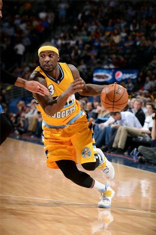寻找阿弗拉罗：这位NBA球员的现状和未来发展