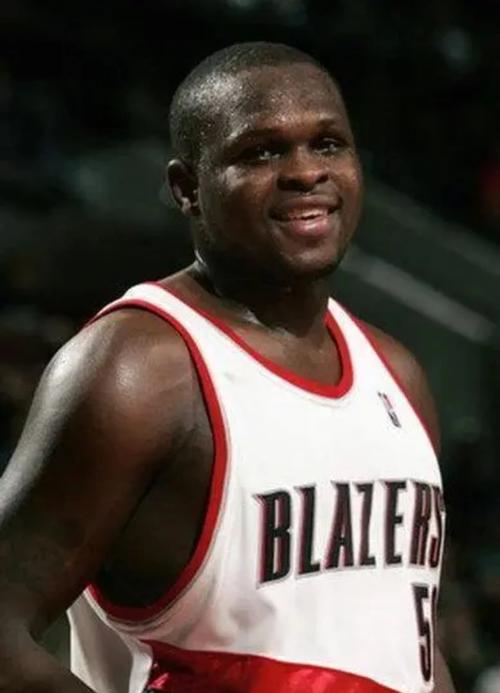 兰多夫退役了吗？NBA传奇中锋的职业生涯终结