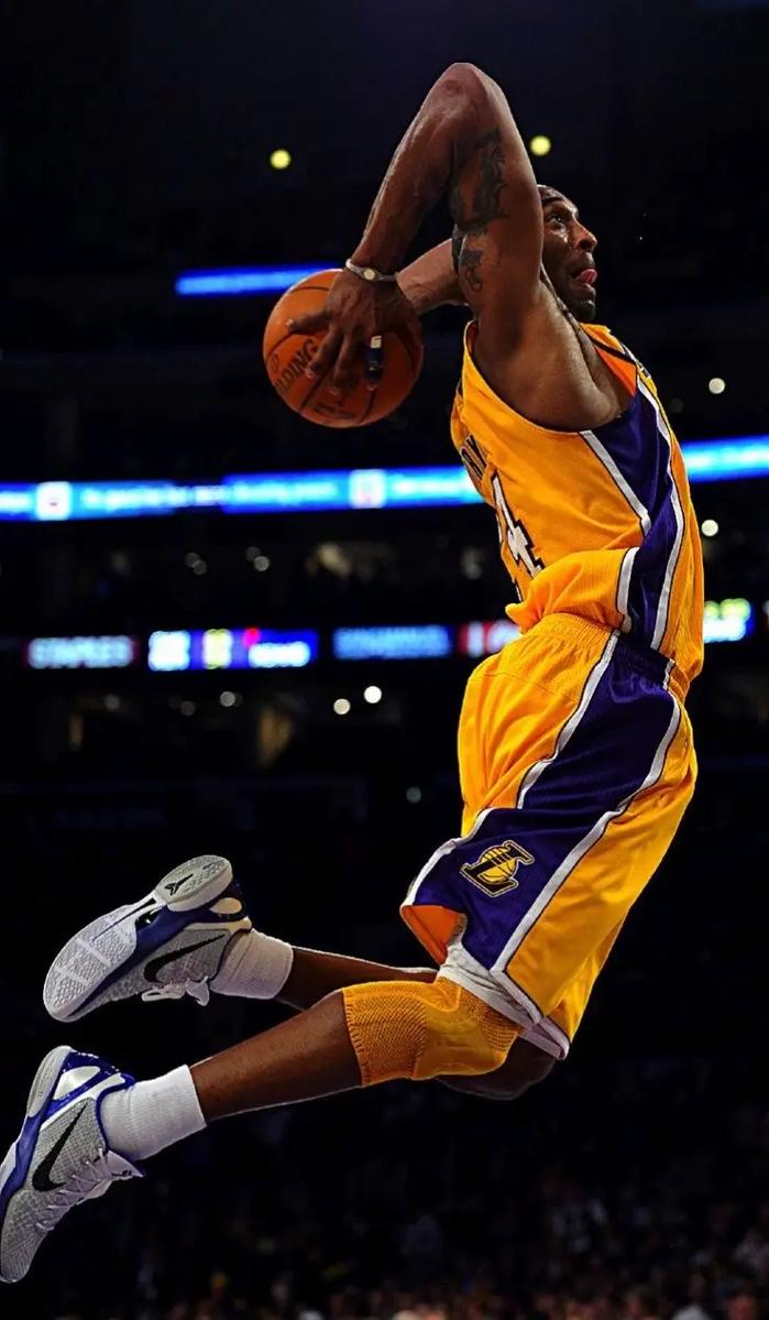 想要高清NBA图片吗？这里有你想要的篮球壁纸！