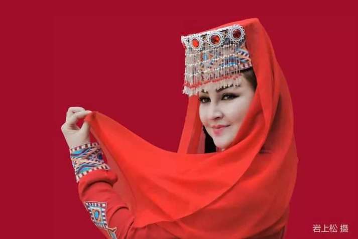 阿瓦尔古丽是啥意思?揭秘新疆女孩名字的秘密