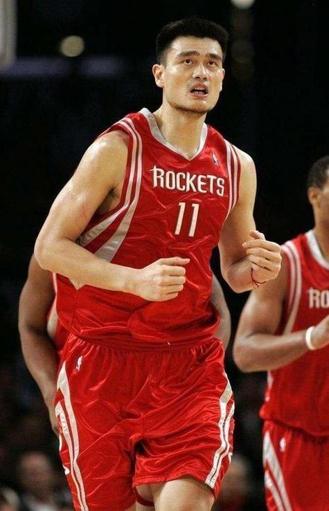 姚明的几把多长？网友热议与真实情况对比