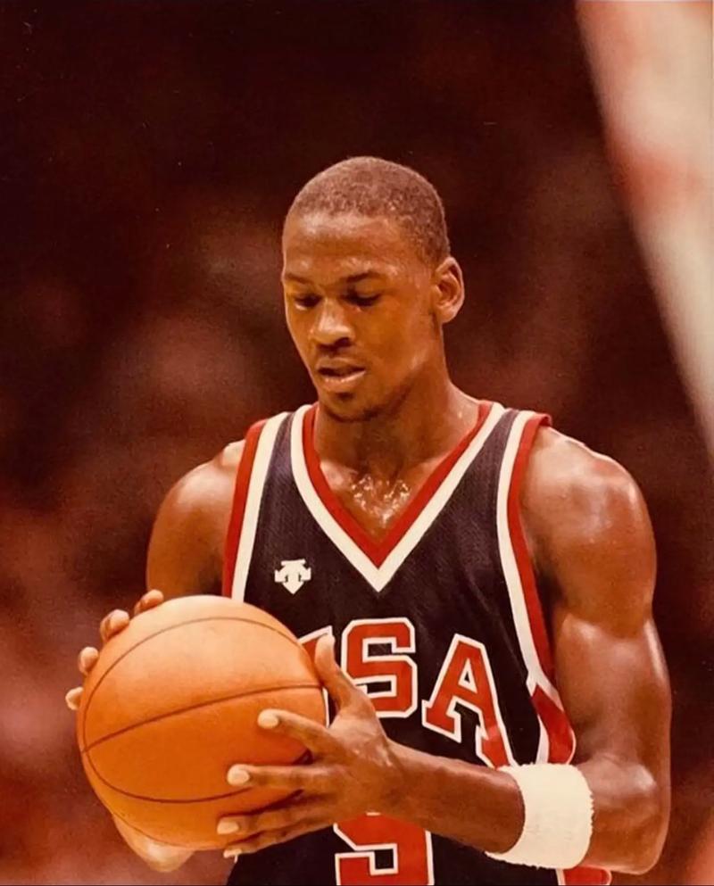 篮球巨星乔丹的年龄是多少？乔丹的精彩人生与财富