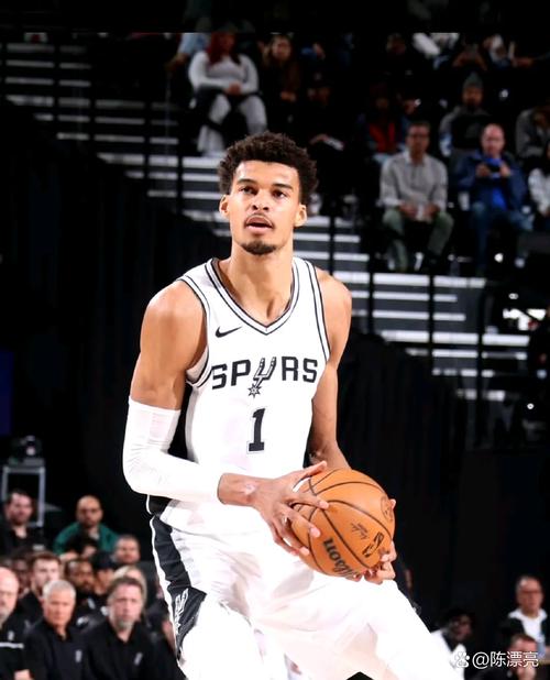 唐斯是哪年状元？揭秘2015年NBA选秀状元郎