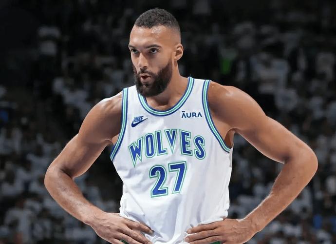 戈贝尔算巨星吗？防守专家能否封王？