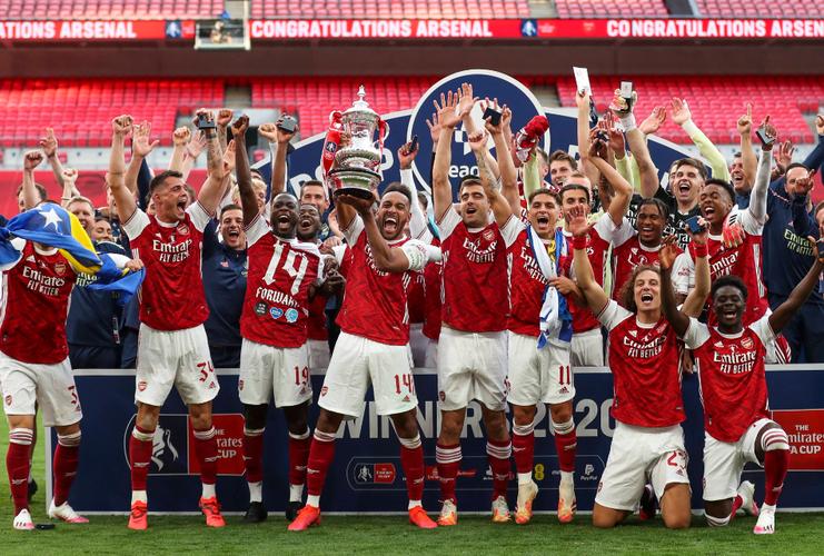 难以复制的辉煌:阿森纳49场不败的梦幻主力阵容