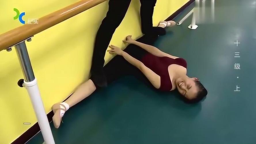 那不勒斯的黎明舞蹈视频合集：多版本精彩呈现