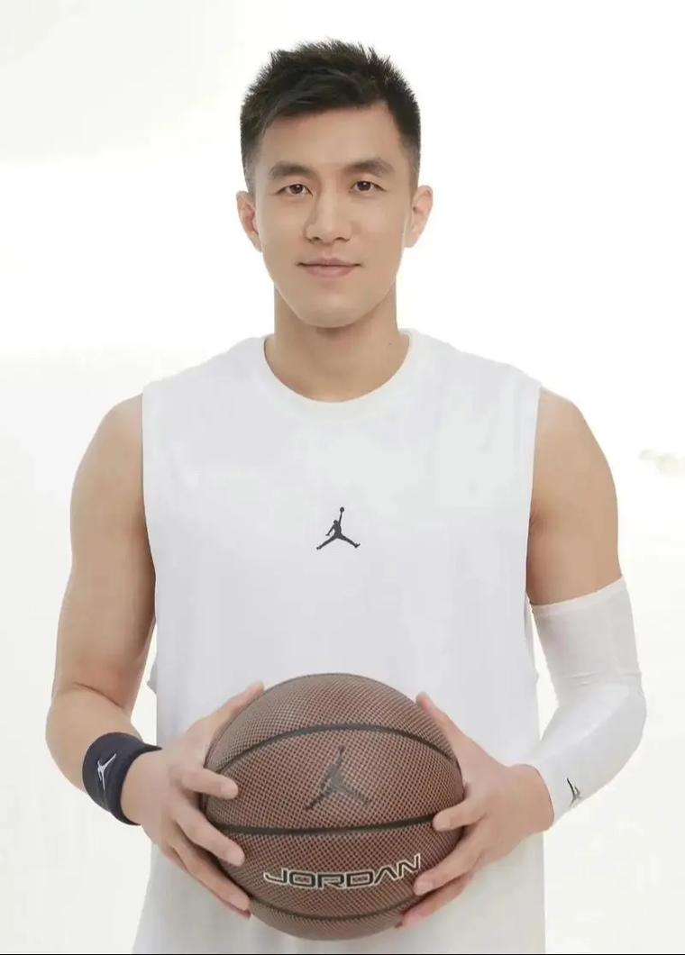 篮球明星郭艾伦：他的女友到底是谁？真相只有一个