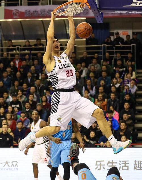 职业球员卫猛扣篮频频失败，究竟是怎么回事？