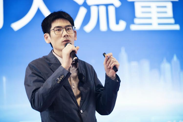 深扒李京龙年薪：百万身价背后有哪些秘密？