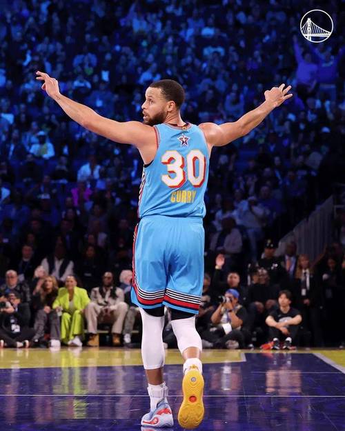 库里在NBA选秀大会中是哪一年被选中？他的选秀排名出乎意料？