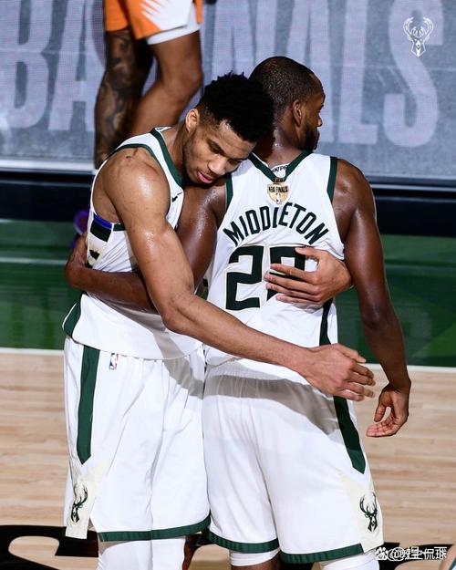 字母哥带队雄鹿算三巨头吗？米德尔顿和霍乐迪的作用有多大？