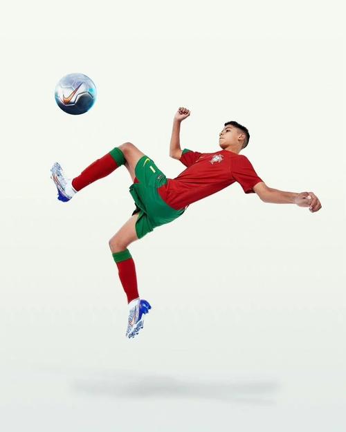 足球巨星C罗：迷你罗为何如此受宠？