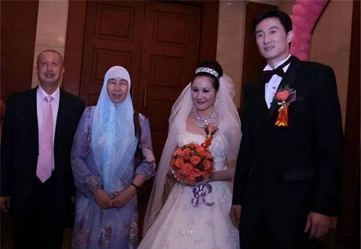 杜锋结过几次婚？他的婚姻生活你了解多少？