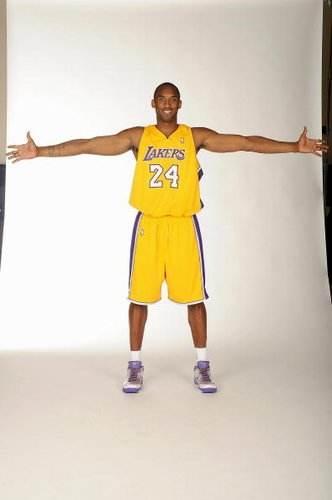 科比身高1米98是真的吗?深度解析科比的身高与成就!