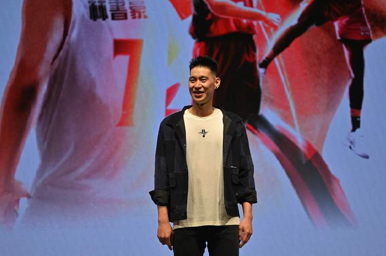 林书豪在NBA和CBA，到底算不算巨星？