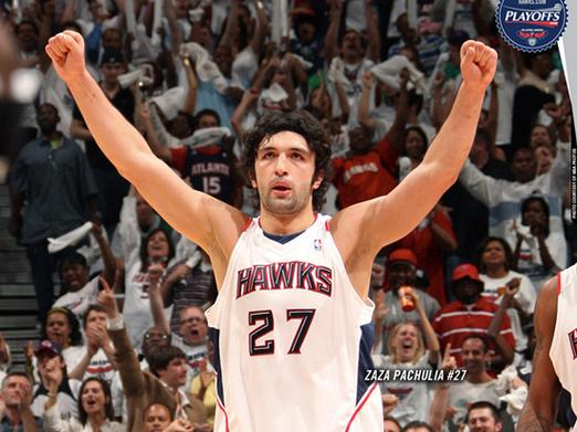 篮球巨星帕楚里亚的球衣号码是多少？