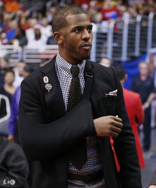 莫雷现在的工作单位是哪里？他最近发生了什么？