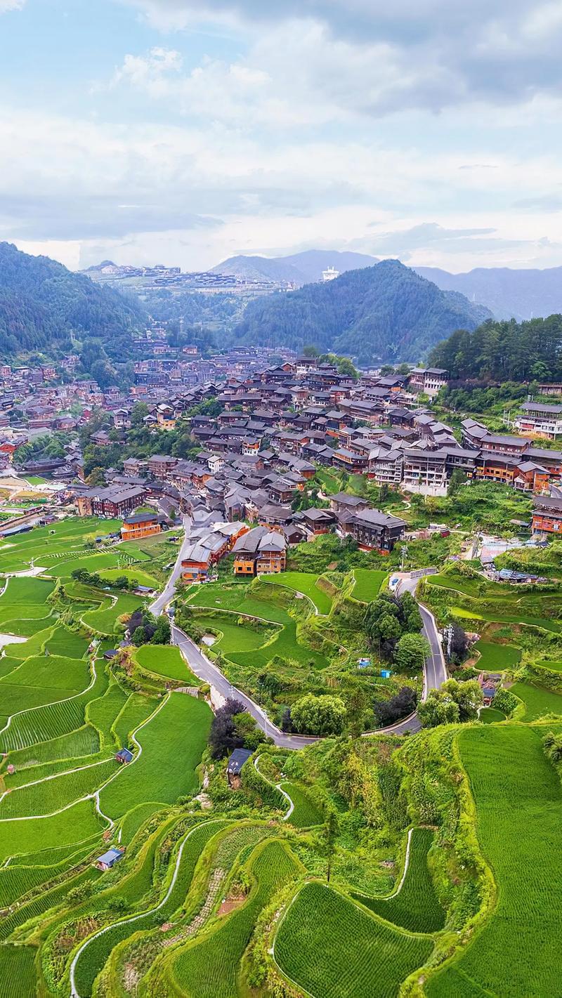 西江千户苗寨具体位置?贵州黔东南,苗族风情等你体验!