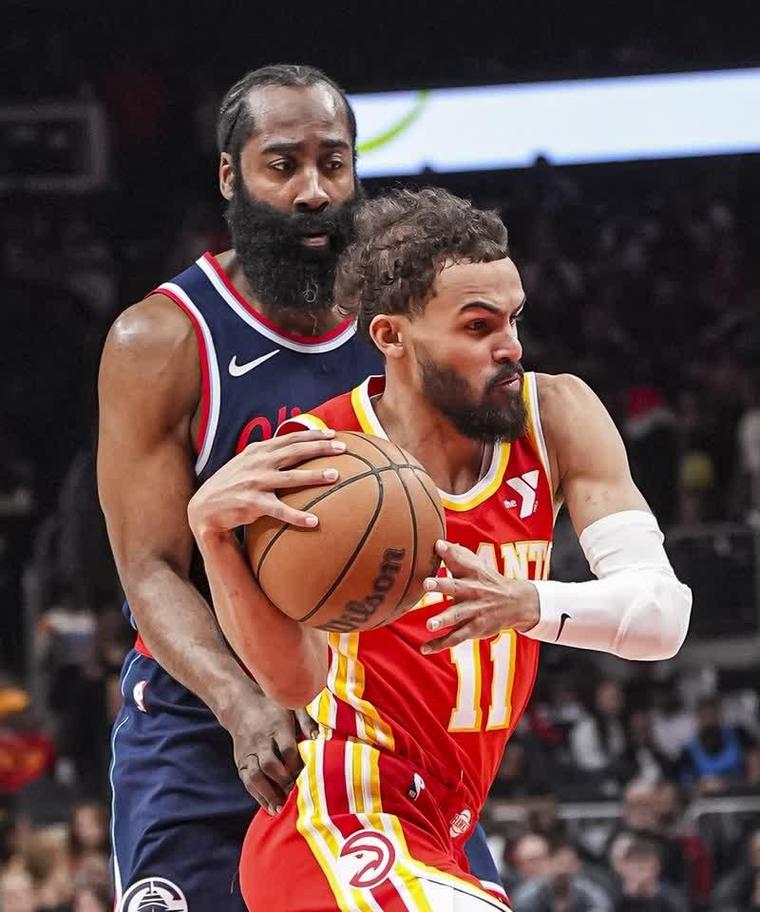 身高1米98的海耶斯，为什么能成为NBA中锋？