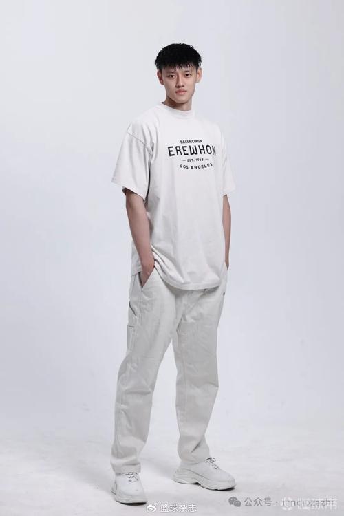 曾凡博的身高是多少厘米？深度分析他的篮球实力和未来