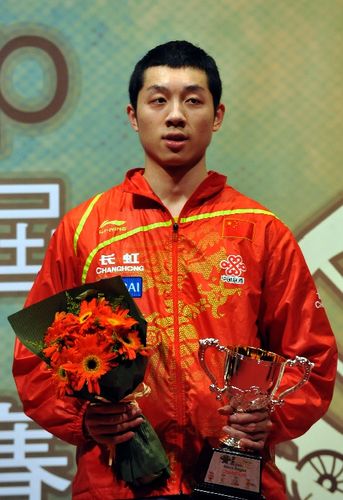 许昕拿过男单冠军吗？他职业生涯有哪些重要赛事冠军？