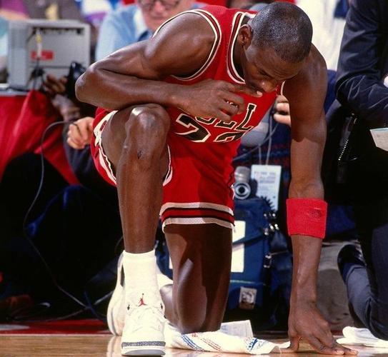 乔丹打球干净吗？揭秘篮球之神的比赛细节