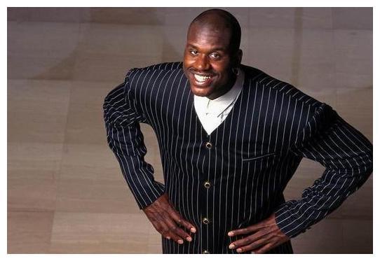 奥尼尔究竟有多重？揭秘NBA巨星的体重之谜！