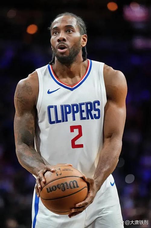 莱昂纳德的伤势更新:影响赛季表现的严重程度分析