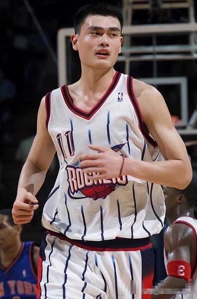 姚明的几把多长？网友热议与真实情况对比