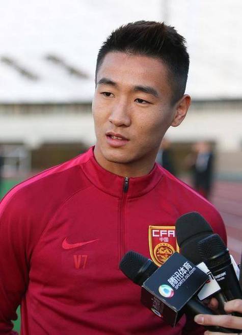 韦世豪为什么这么招黑？深度解析球迷不满！