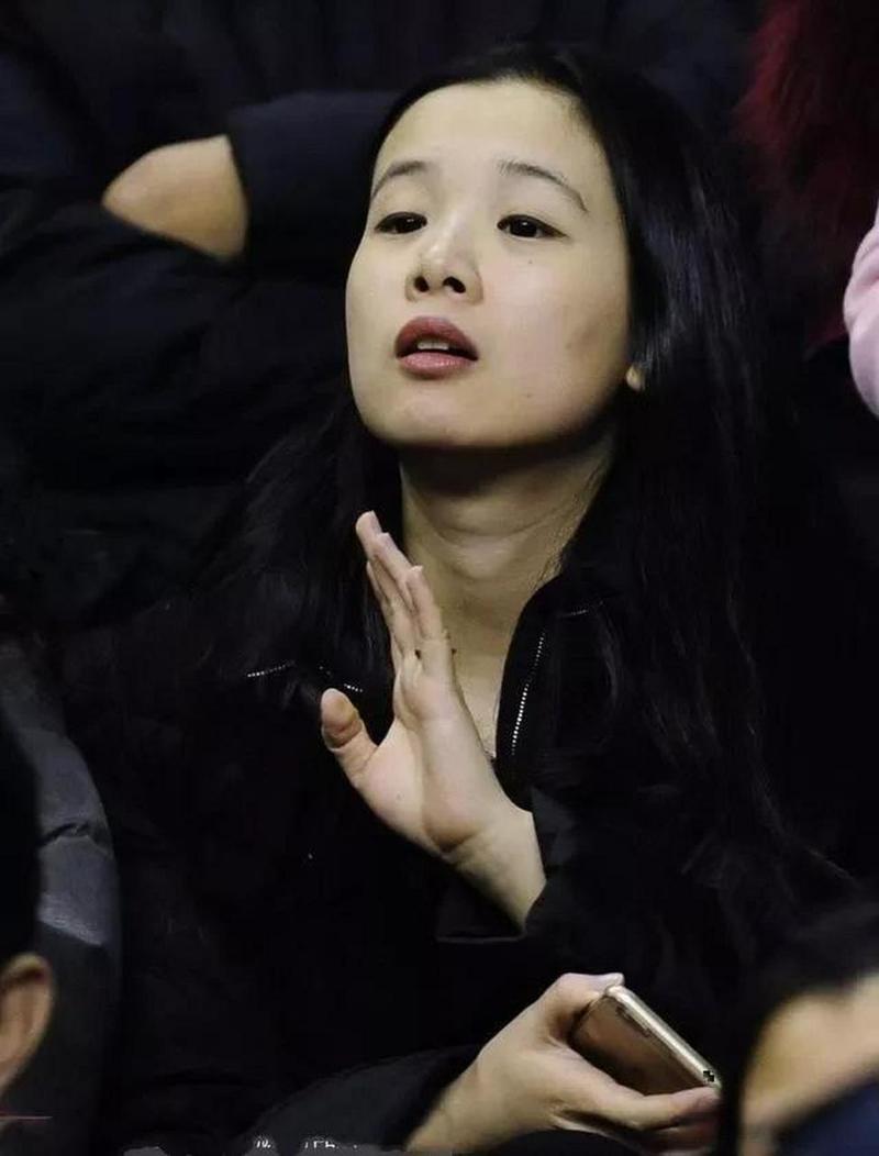 杨鸣老婆是谁?揭秘杨鸣与唐佳良的婚姻真相