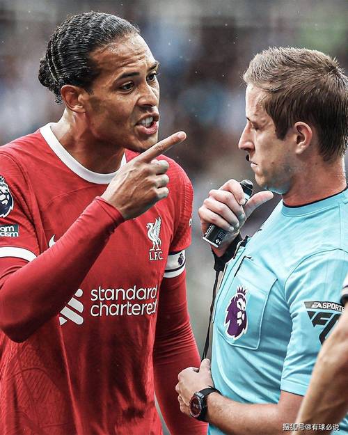 范迪克“球退”的秘密:防守策略还是能力缺陷?