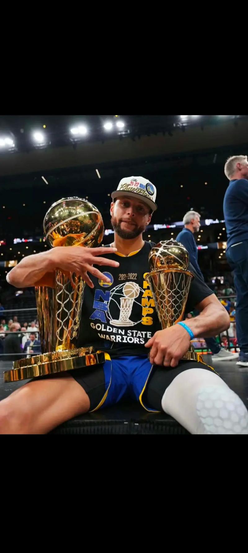 震惊!库里竟然拿过这么多总冠军?