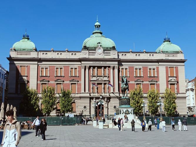 贝尔格莱德是哪个国家的城市?深度解析其经济和文化地位