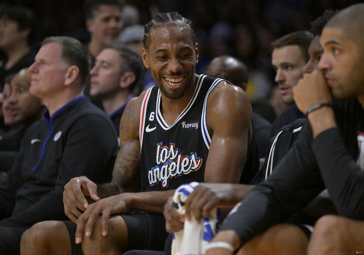 莱昂纳德的伤势更新:影响赛季表现的严重程度分析