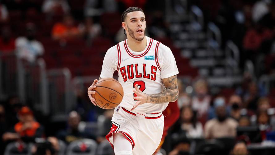 朗佐鲍尔是几球？他与兄弟们的篮球成就对比