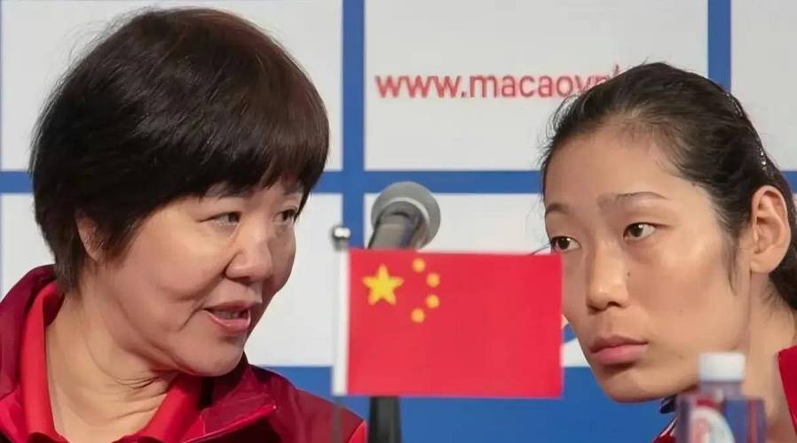 郎导离开，朱婷哭了没？这次告别让人心酸
