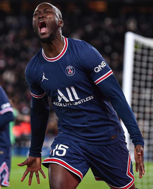 达尼洛佩雷拉:实力究竟如何?深度剖析他的职业生涯和成就