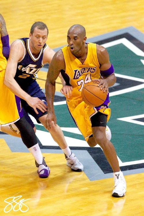 科比回来了吗？季前赛首秀精彩回顾及分析