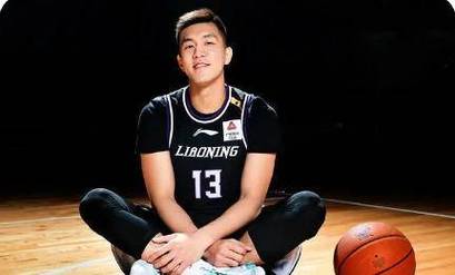 郭艾伦为什么不传球?他真的只会单打独斗吗?