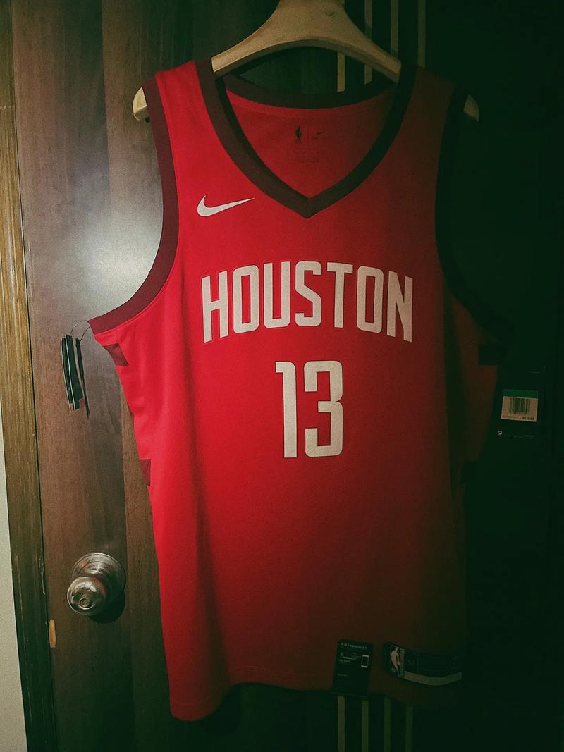 哈登的球衣号码是多少？回顾哈登NBA生涯号码变化