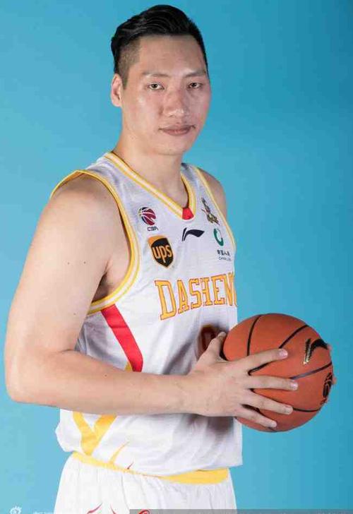 唐正东现在在哪里工作？他的近况如何？