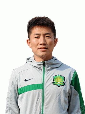 大连足球名将闫相闯退役了吗？职业生涯回顾