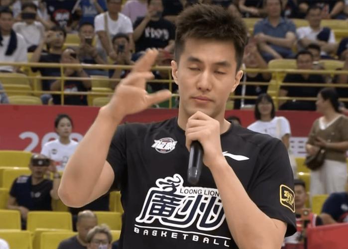 郭艾伦为什么不传球?他真的只会单打独斗吗?